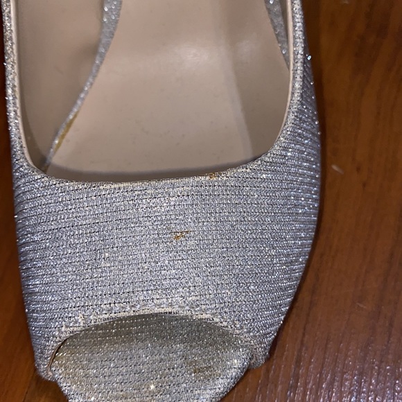 Cinderella Heels - Picture 4 of 5